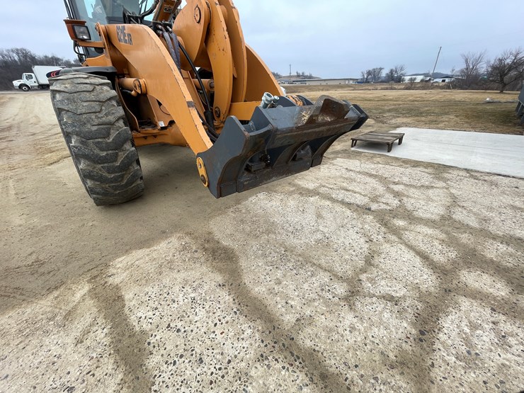 2008-case-621e-xr-image-44