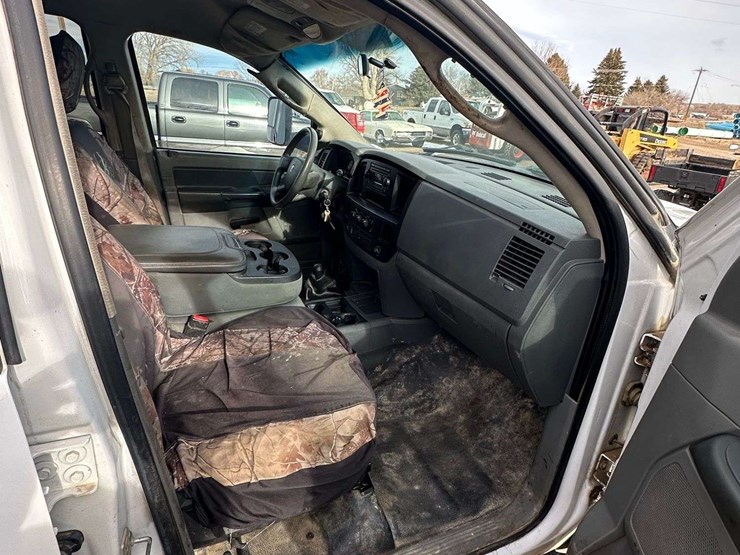 2010-dodge-ram-4500-image-31