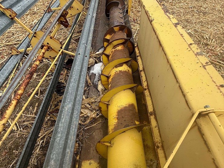 new-holland-960-image-12