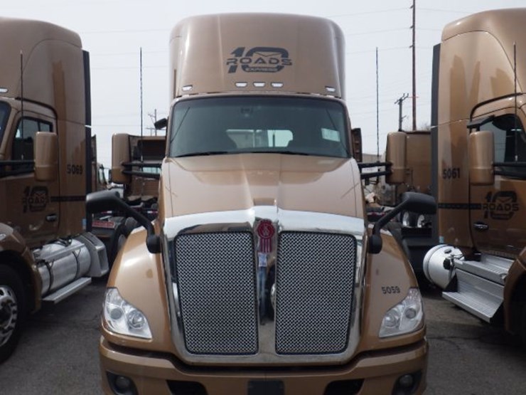 2022-kenworth-t680-image-4