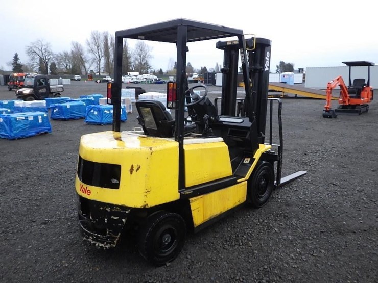 yale-gp050tgnuae084-forklift-image-5