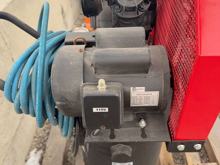 north-star-2hp-20-gallon-vertical-air-compressor-image-8