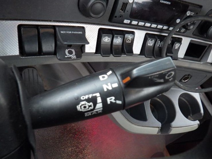 2022-kenworth-t680-image-19