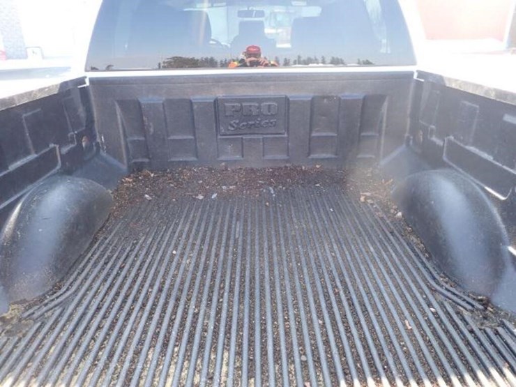 2013-ford-f150-xlt-image-33