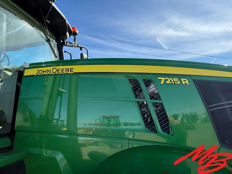 2011-john-deere-7215r-image-15