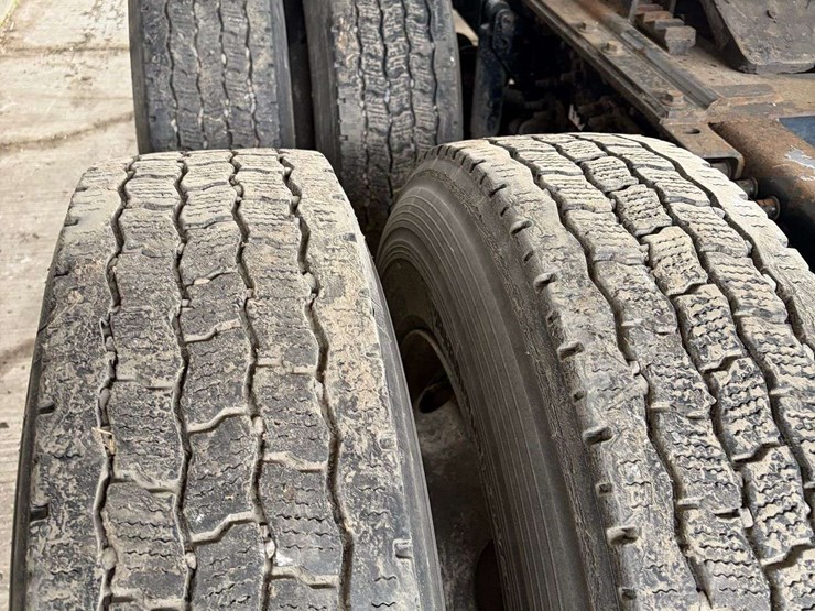 2001-volvo-vnl-tractor-truck---albany,-or-image-70