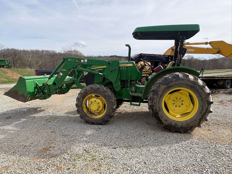 john-deere-5055e-image-1