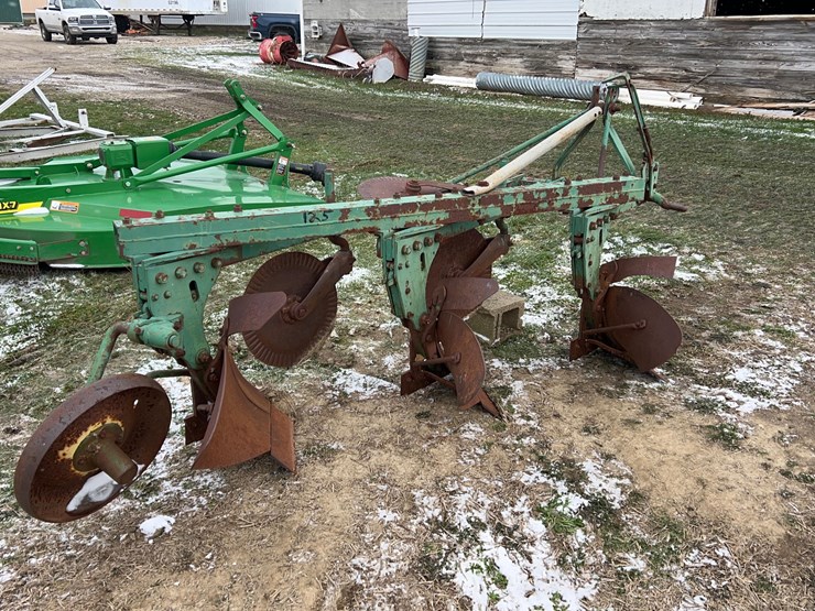john-deere-3-btm-plow-image-9