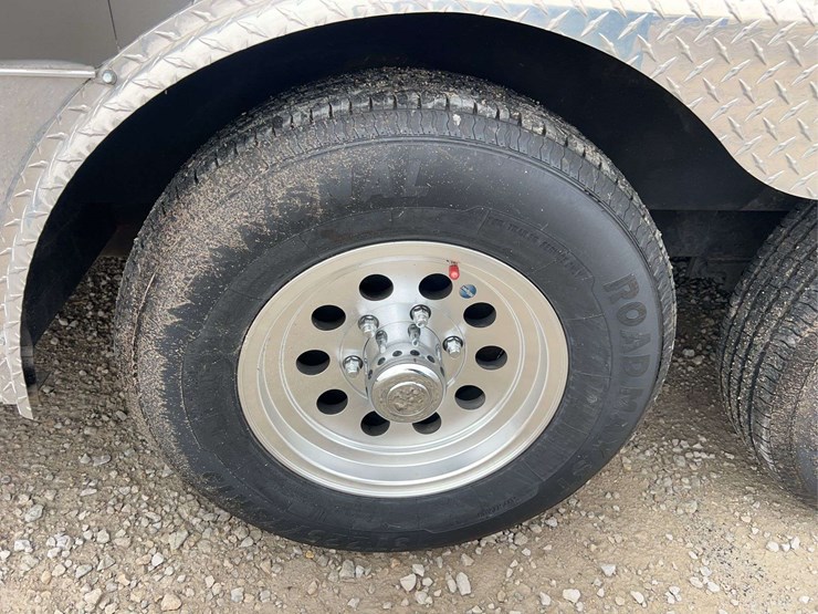 2016-stealth-viper-24'-enclosed-trailer-image-36