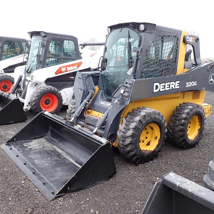 DEERE 320G