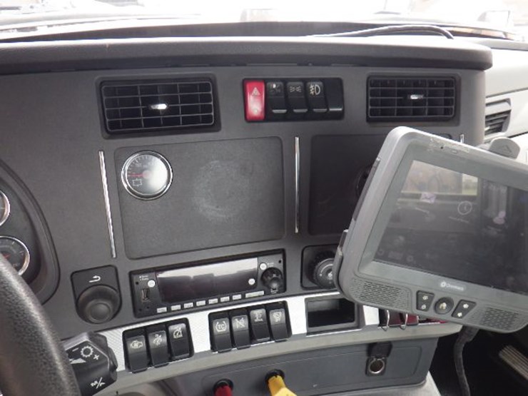 2022-kenworth-t680-image-18