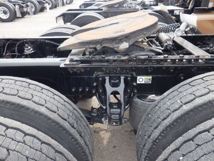 2022-kenworth-t680-image-7