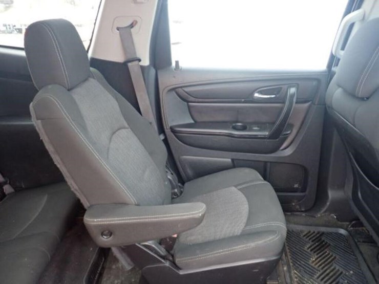 2015-chevrolet-traverse-image-54