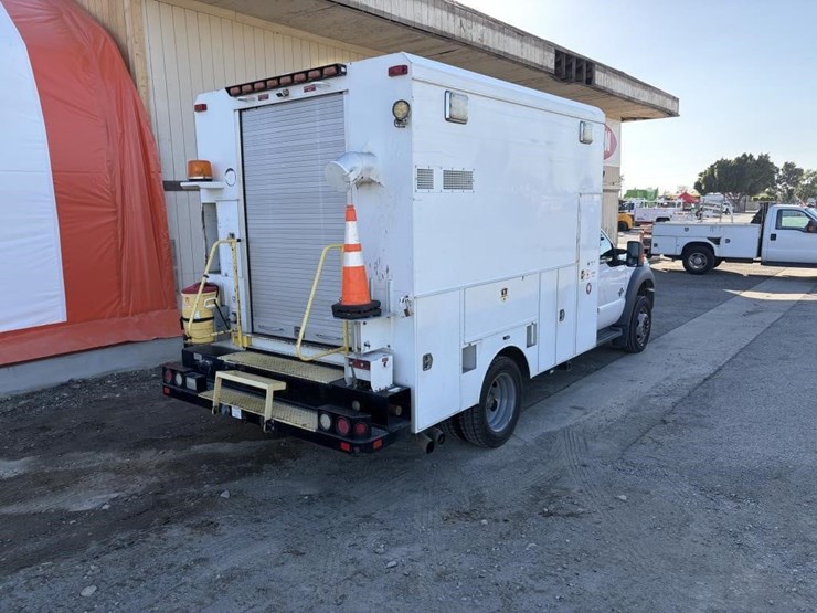 2012-ford-f550-image-3