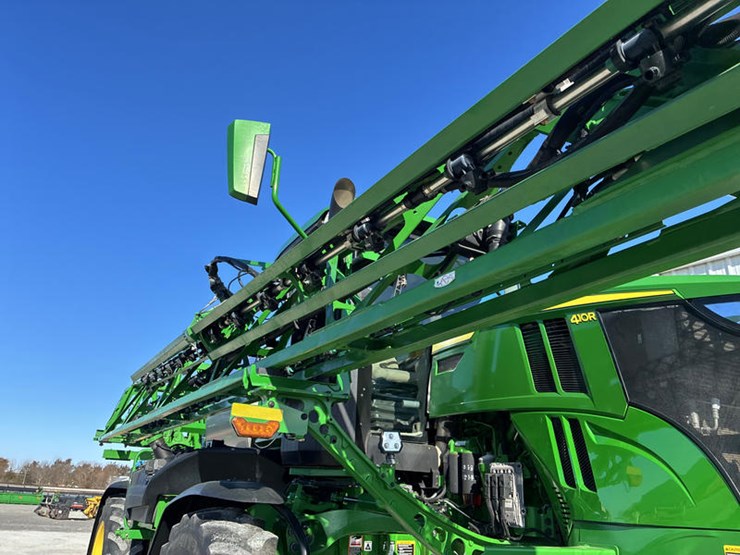 2022-john-deere-410r-image-21