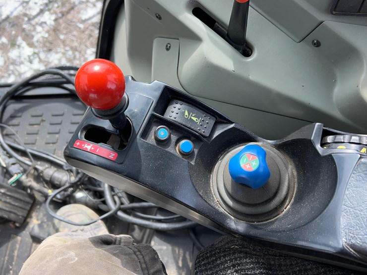 2002-challenger-mt665-image-56