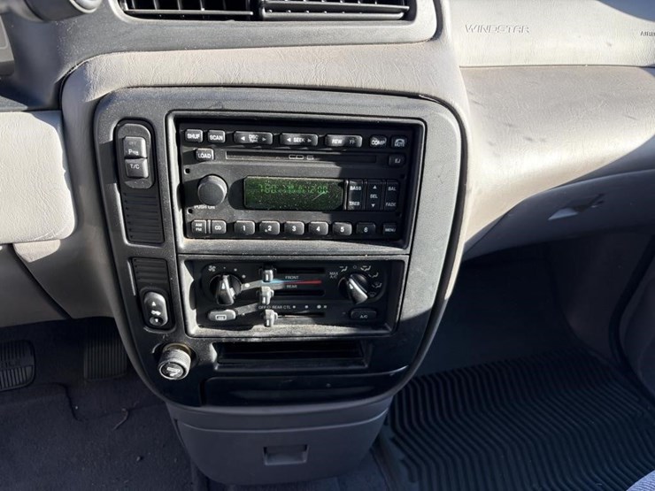 2001-ford-windstar-image-17