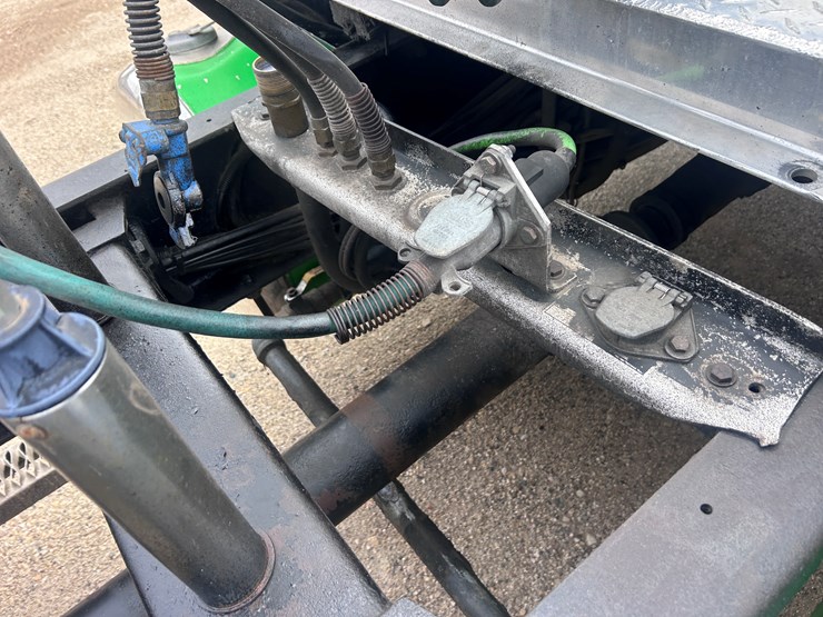 1999-peterbilt-379-image-32