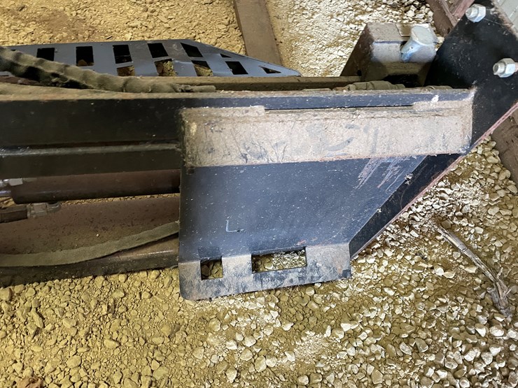 #2485-•-wolverine-hydraulic-skid-steer-pallet-forks-image-7