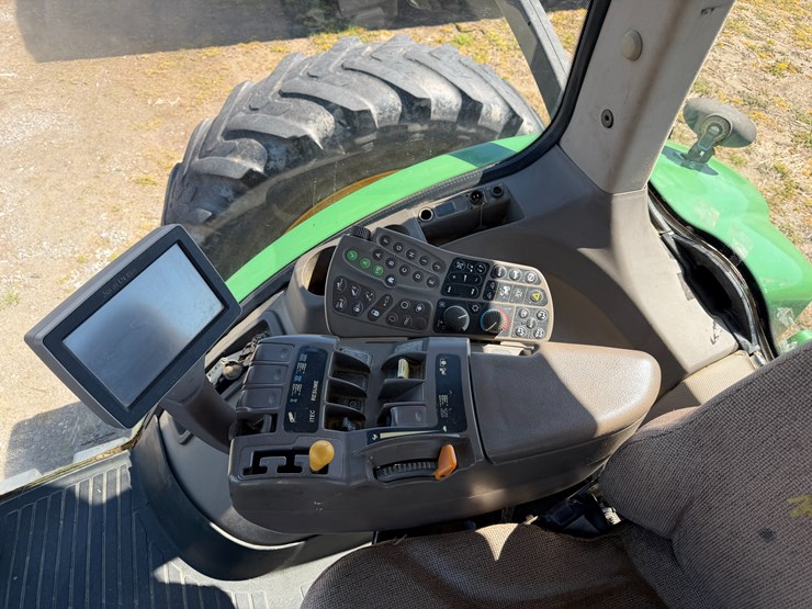2010-john-deere-8270r-image-64