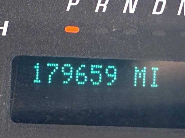 2018-chevrolet-express-2500-image-13