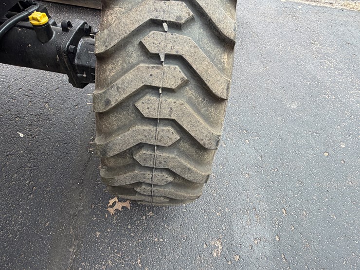 #1022-•-mahindra-2638-tractor-with-loader-(eau-claire,-wi)-image-38