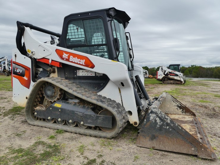 2023-bobcat-t64-image-1