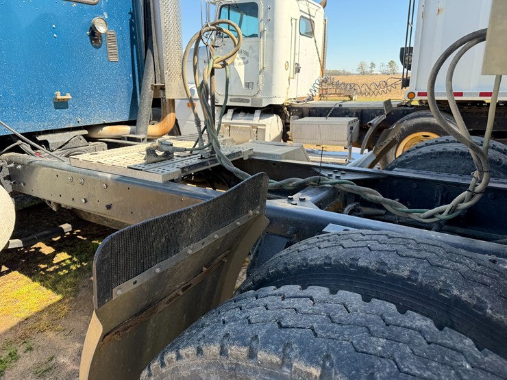 #42452-•-2007-international-l9427-daycab-truck-tractor-vin:-2hscnapr37c468369-image-25