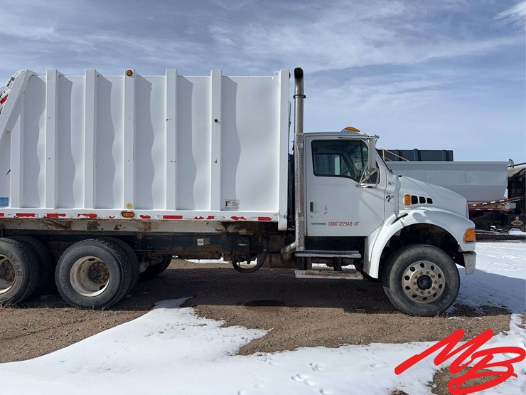 2002-sterling-m8500-image-7