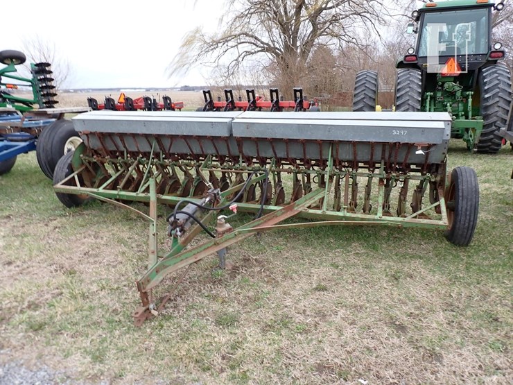 john-deere-b-image-2