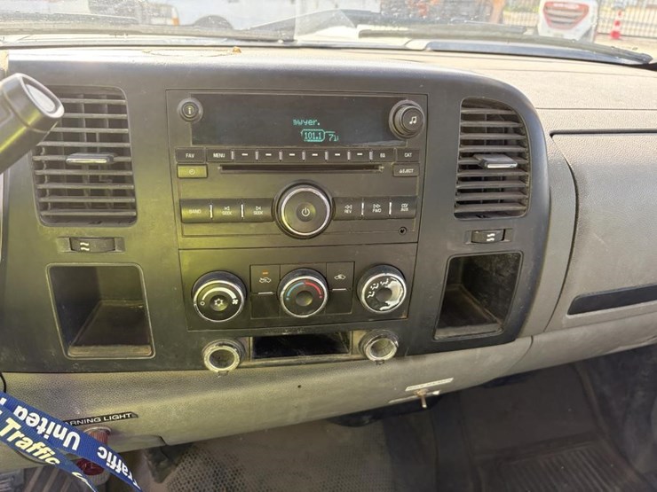 2009-chevrolet-silverado-3500hd-image-14