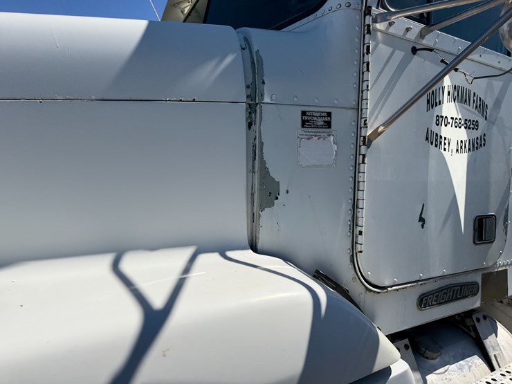 #42453-•-1996-freightliner-daycab-truck-tractor-vin:-1fupdcxb8th744360-image-28