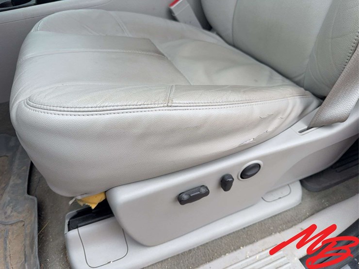 2009-gmc-sierra-2500-image-26