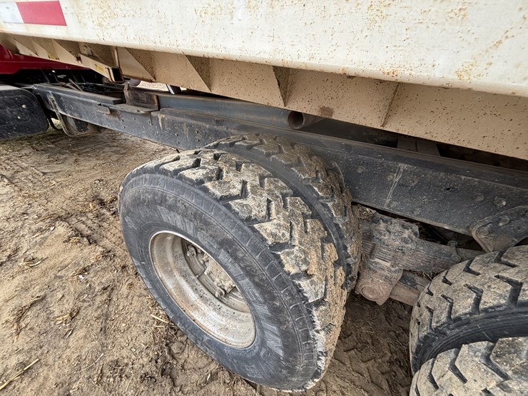 #1076-•-1990-peterbilt-silage-truck-(nelson,-wi)-(has-wi-title)-image-8