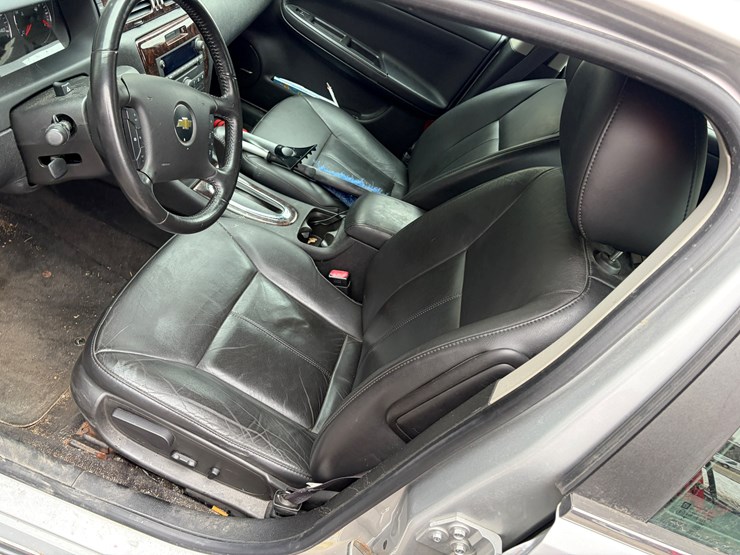 #1021-•-2014-chevy-impala-ltz-limited-(eau-claire,-wi)-(has-wi-title)-image-35