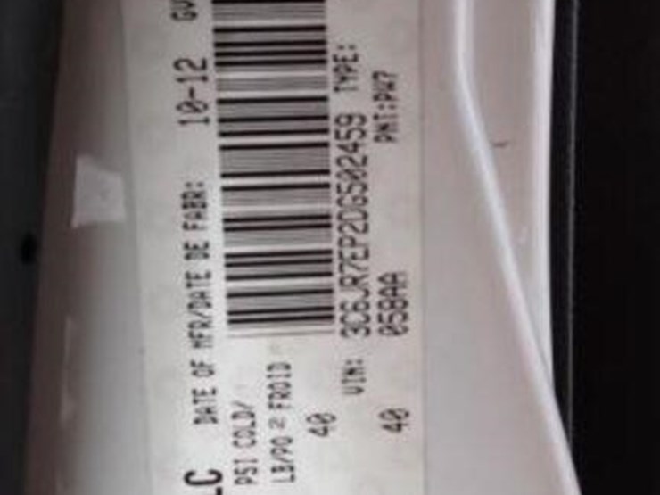 2013-ram-1500-slt-image-9