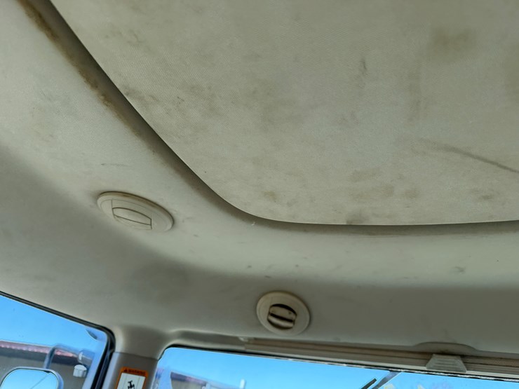 2010-john-deere-8270r-image-67