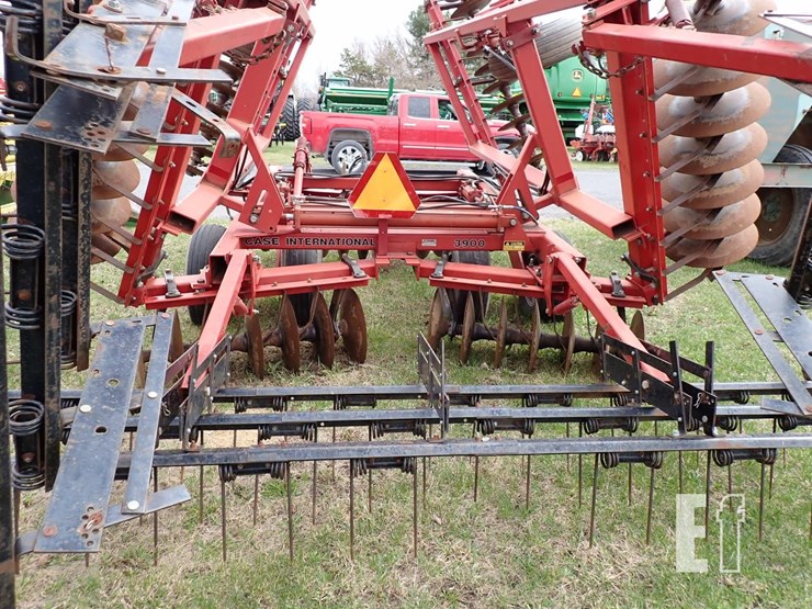 case-ih-3900-image-7