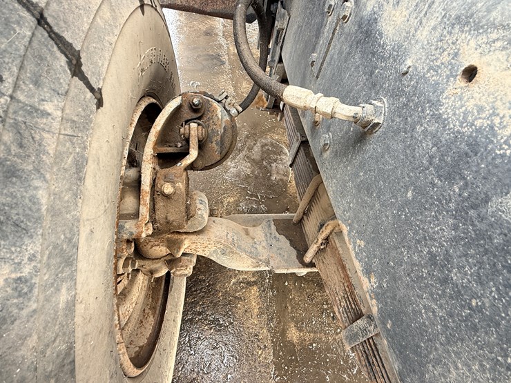 1988-mack-dm690s-image-49