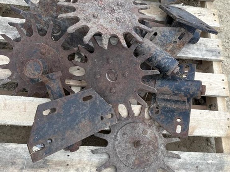 #74-•-(6)-row-cleaners-for-john-deere-planter-image-2