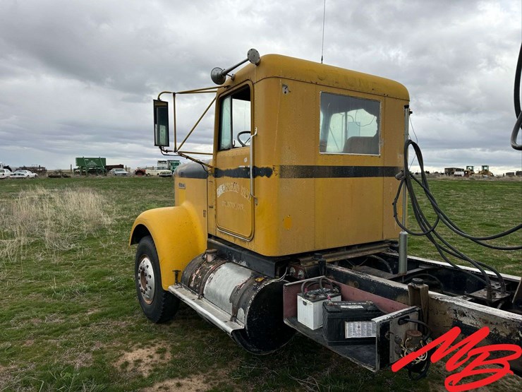 1964-kenworth-w923-image-27