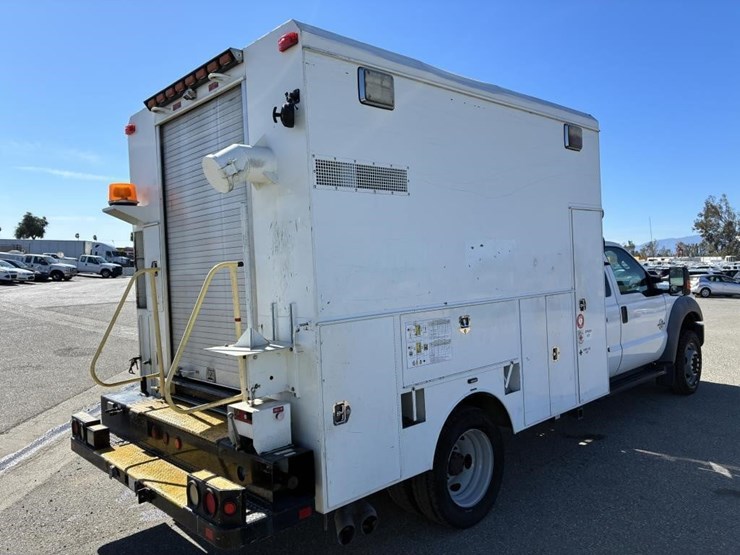 2011-ford-f550-image-3