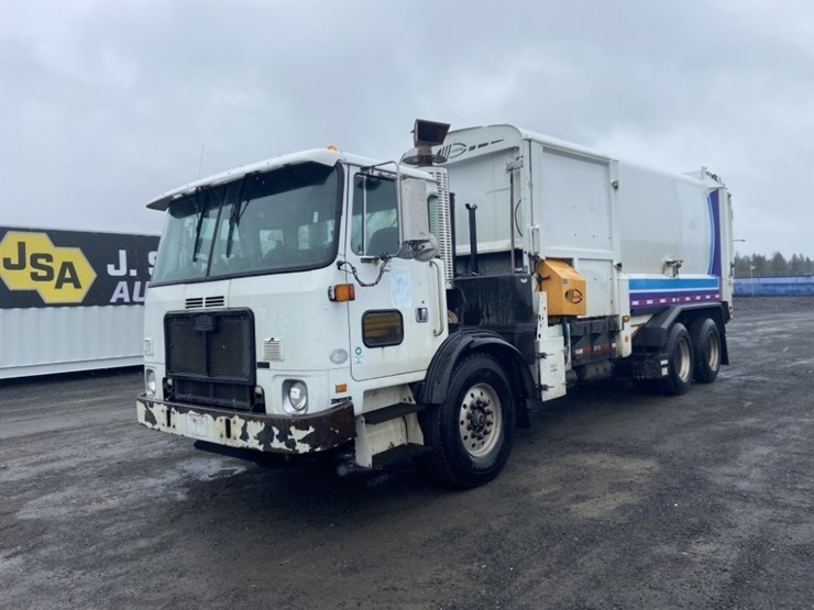 2010-autocar-xpeditor-image-1