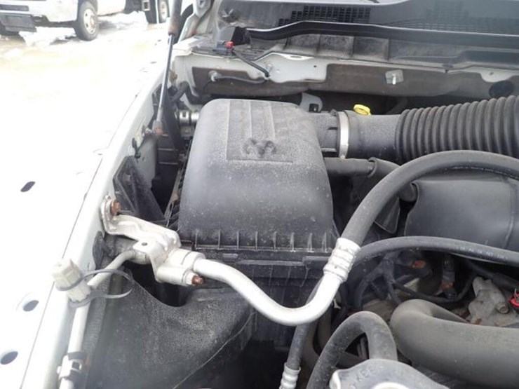 2015-dodge-1500-image-45