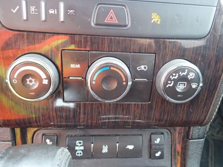 2015-chevrolet-traverse-image-26