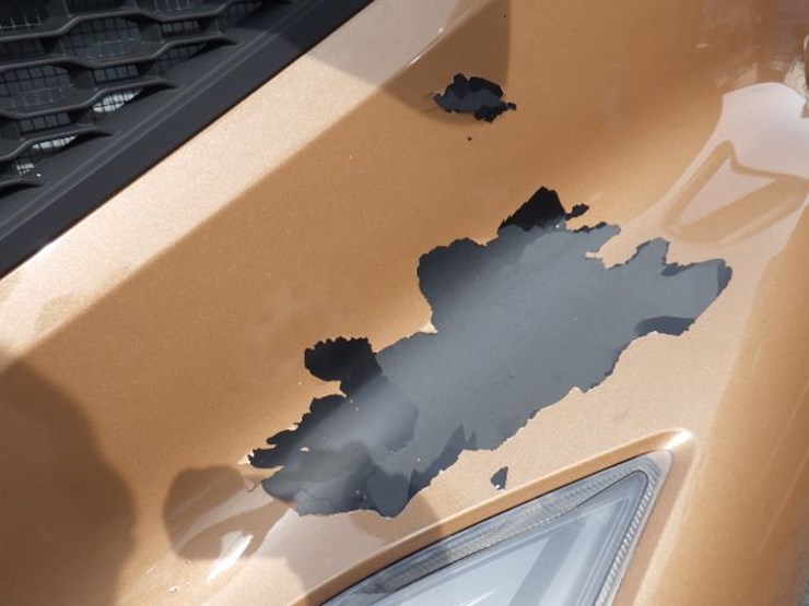 2022-volvo-vnl300-image-3