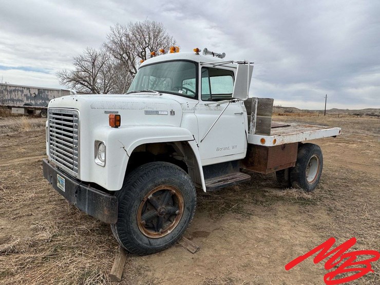 1977-international-1750-image-1