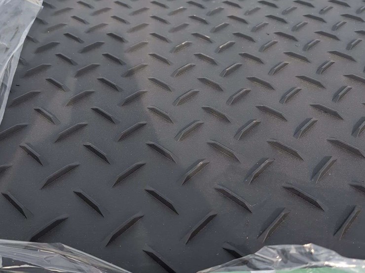 (15)-heavy-duty-mats---8'-x-4'-x-1/2"-thick-image-2