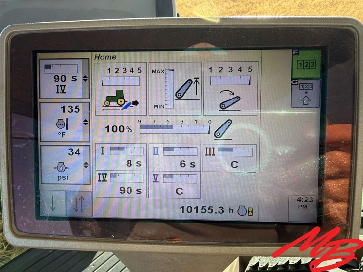 2010-john-deere-8245r-image-31