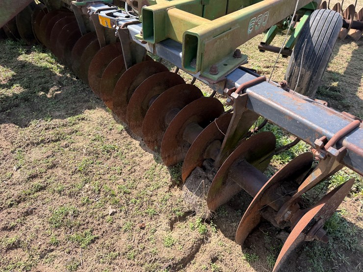 john-deere-630-image-12